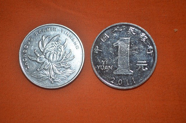 stříbrná čínská mince – zepředu, zezadu.jpg